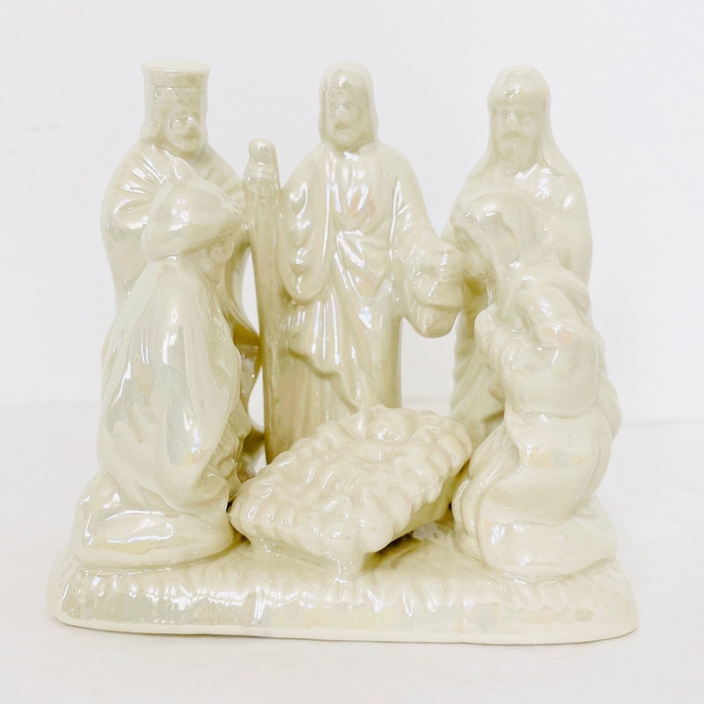 Vtg PlusMark An American Greeting Company Pearlized 1-pc Ceramic Nativity